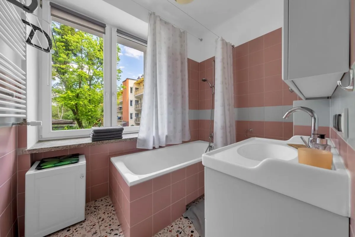 Image 2 of 70m2 Warsaw Wola Apartment – Top Location, 2 Bedrooms, 1st Floor – by Rentujemy
