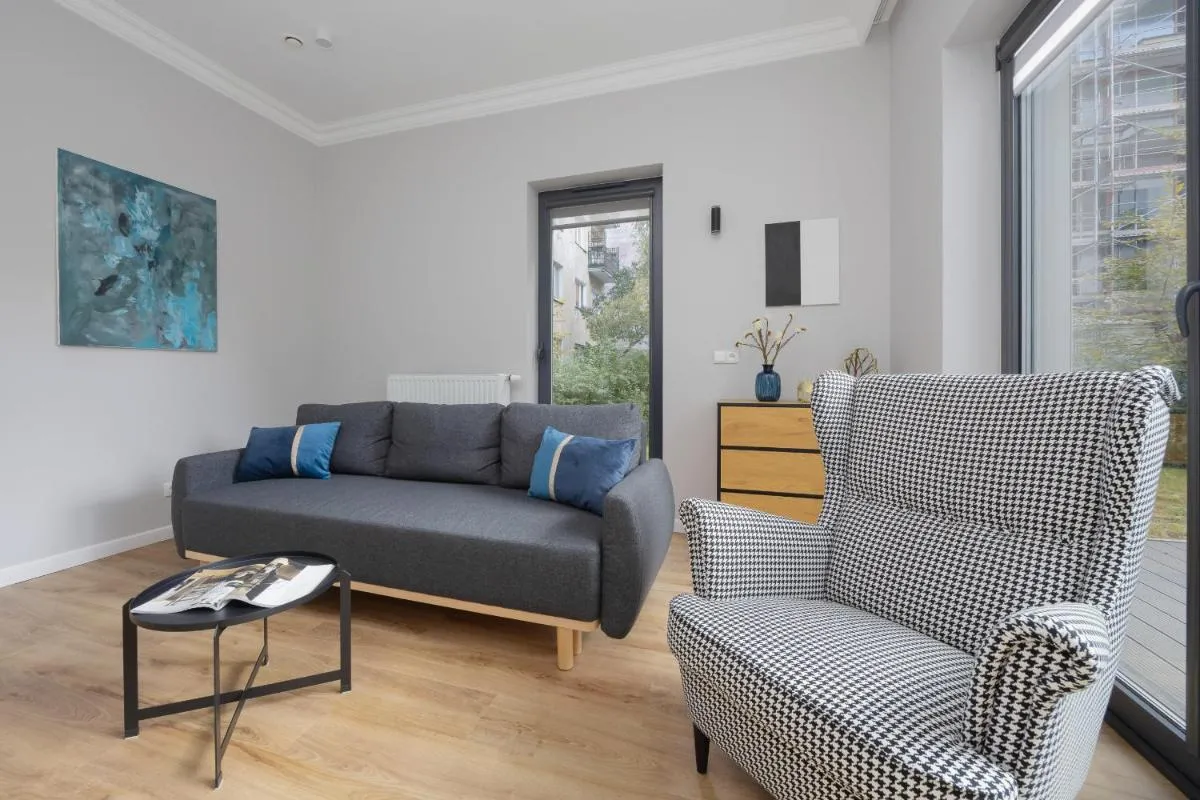 Image 6 of Air Conditioned Apartment with Furnished Garden in Warsaw Center by Renters Prestige