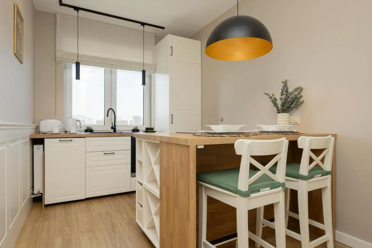 Image 2 of Beautiful Apartment for 6 people with Balcony and Parking in Warsaw by Noclegi Renters