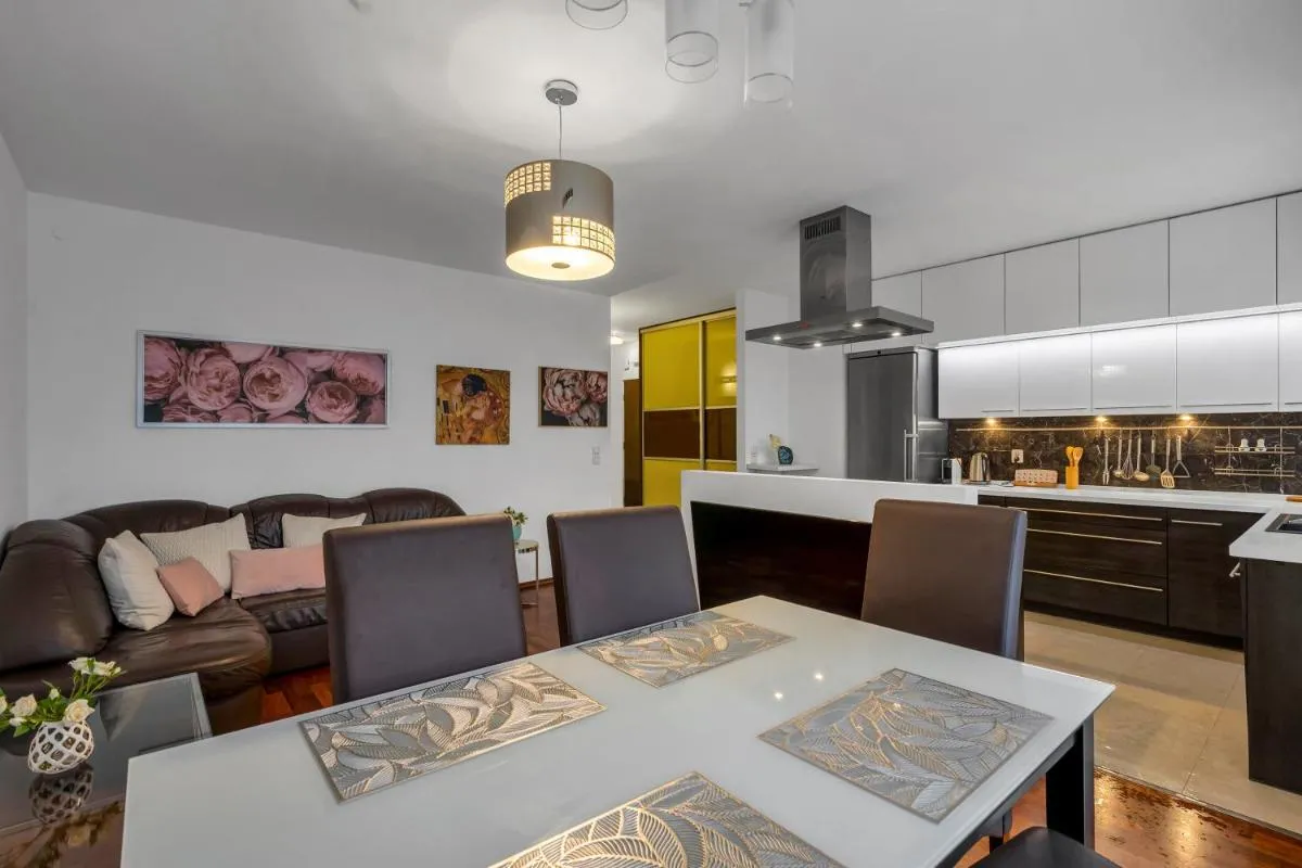 Image 2 of Bemowo Business Apt – 62m2, Parking, Metro & Park Nearby – by Rentujemy