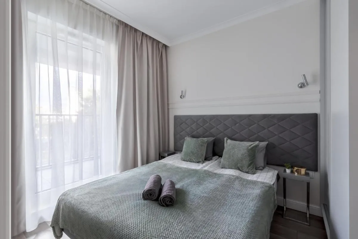 Image 1 of Central Warsaw Apartment – Great Location- One Bedroom Apartment – Siedmiogrodzka 3