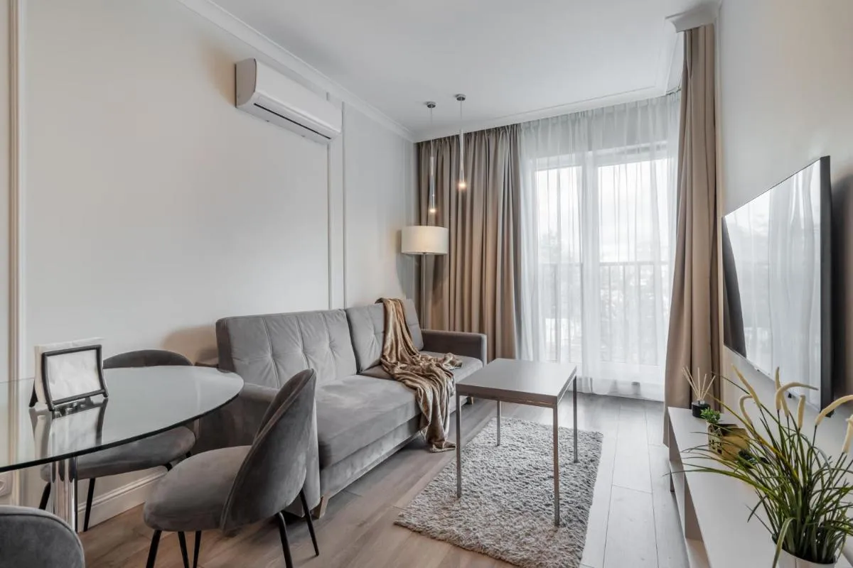 Image 4 of Central Warsaw Apartment – Great Location- One Bedroom Apartment – Siedmiogrodzka 3