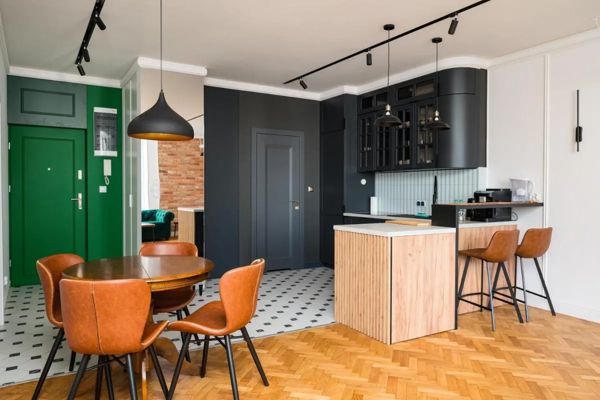 Image 3 of City Centre Stylish Apartment
