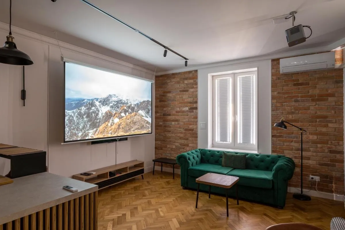 Image 4 of City Centre Stylish Apartment