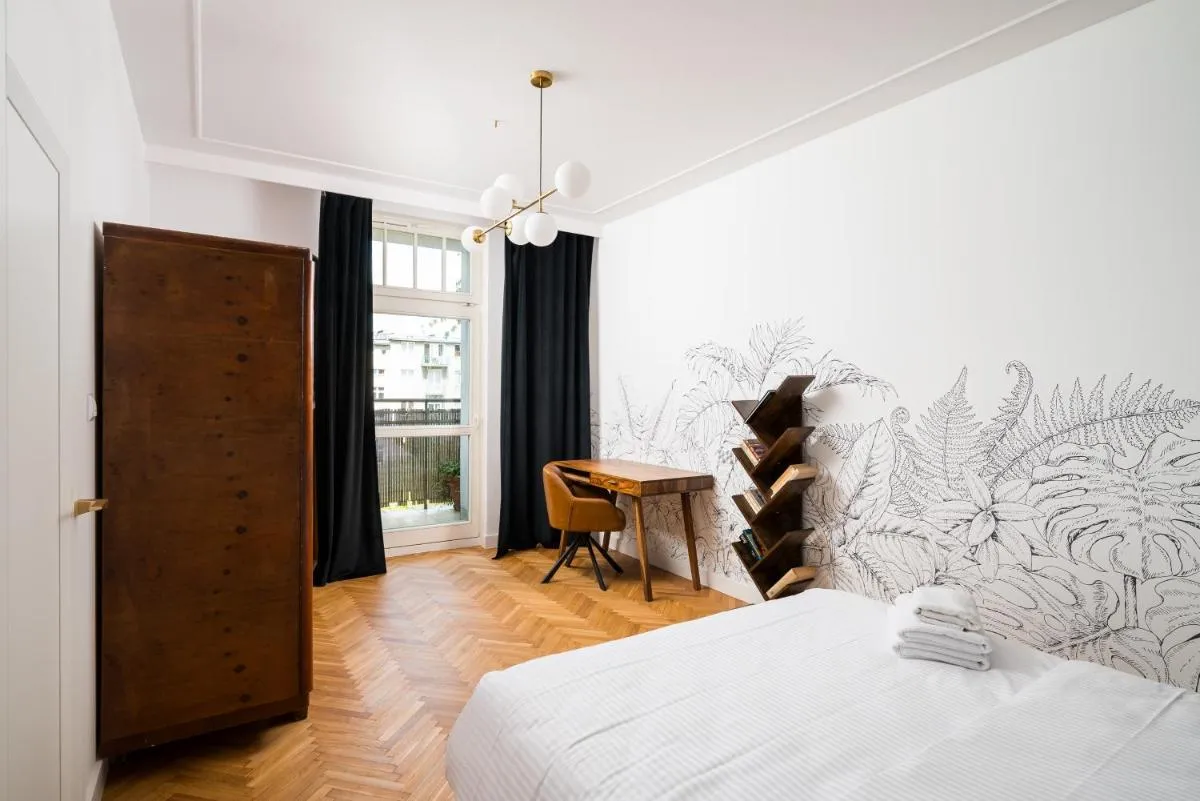 Image 1 of City Centre Stylish Apartment