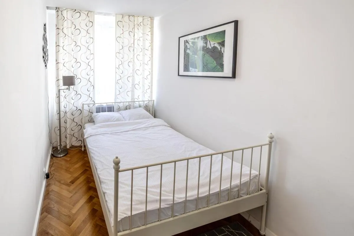 Image 5 of Corazziego Plac Bankowy Apartment
