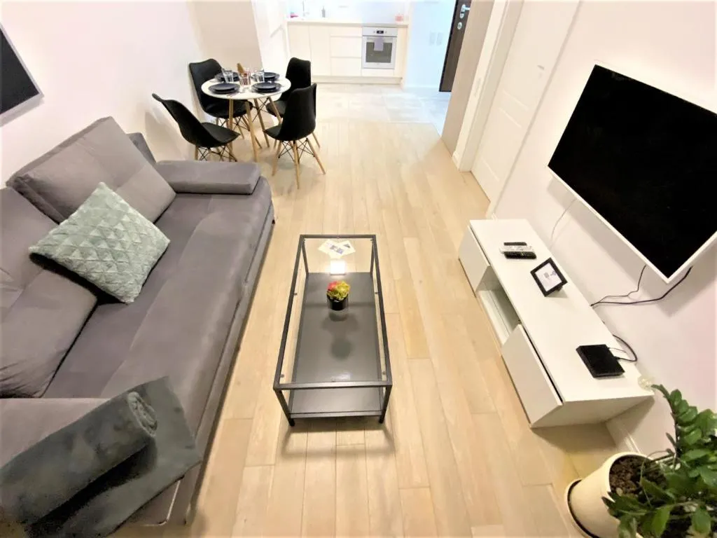 Image of EXCLUSIVE 2BR! Apartment in CENTER +NETFLIX +GYM