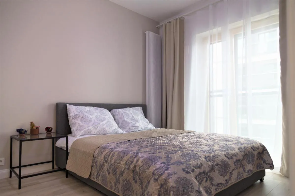 Image 1 of EXCLUSIVE 2BR! Apartment in CENTER +NETFLIX +GYM
