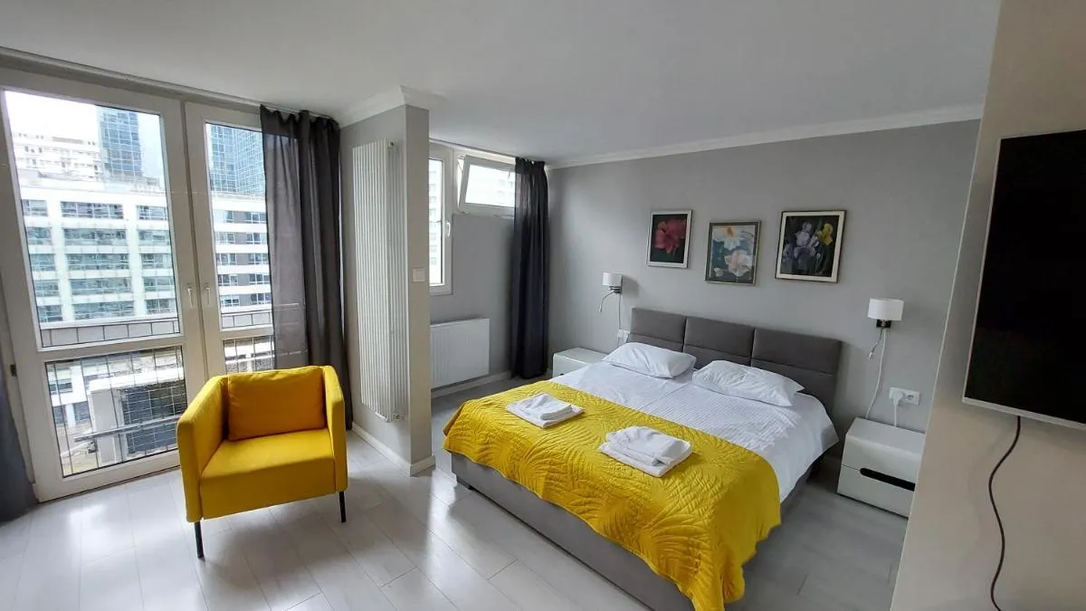 Image 1 of Elegancki apartament w sercu Warszawy