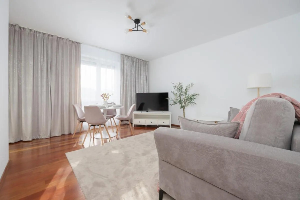 Image 4 of Elegant Apartment with Parking Close to Metro Station by Noclegi Renters