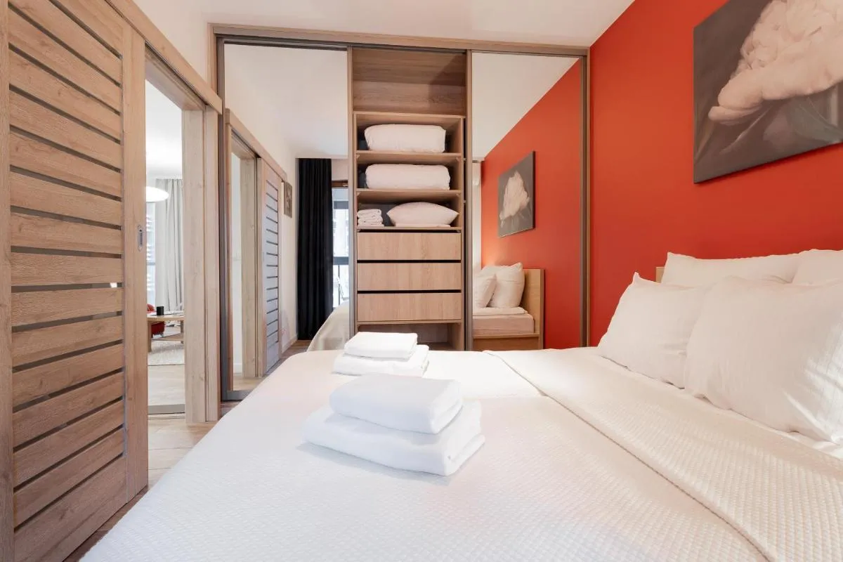 Image 1 of Golden Apartments Warsaw – Big Apartment in Luxury Building near Metro Station-Grzybowska 85-5