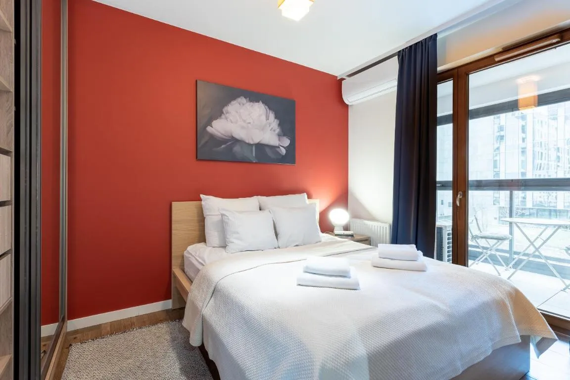 Image of Golden Apartments Warsaw – Big Apartment in Luxury Building near Metro Station-Grzybowska 85-5