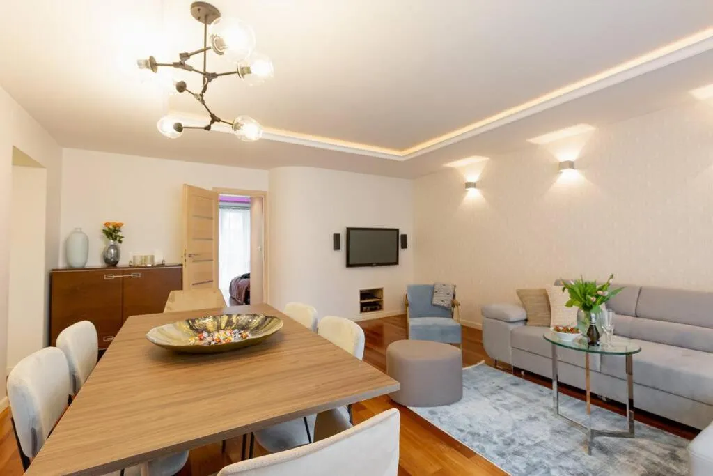 Image of Great 2 BDR apartment, prestigious location in the center of Warsaw.