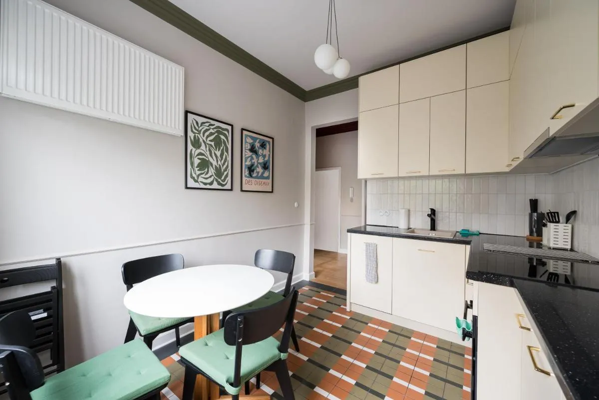 Image 2 of Hala Mirowska Spacious Apartment
