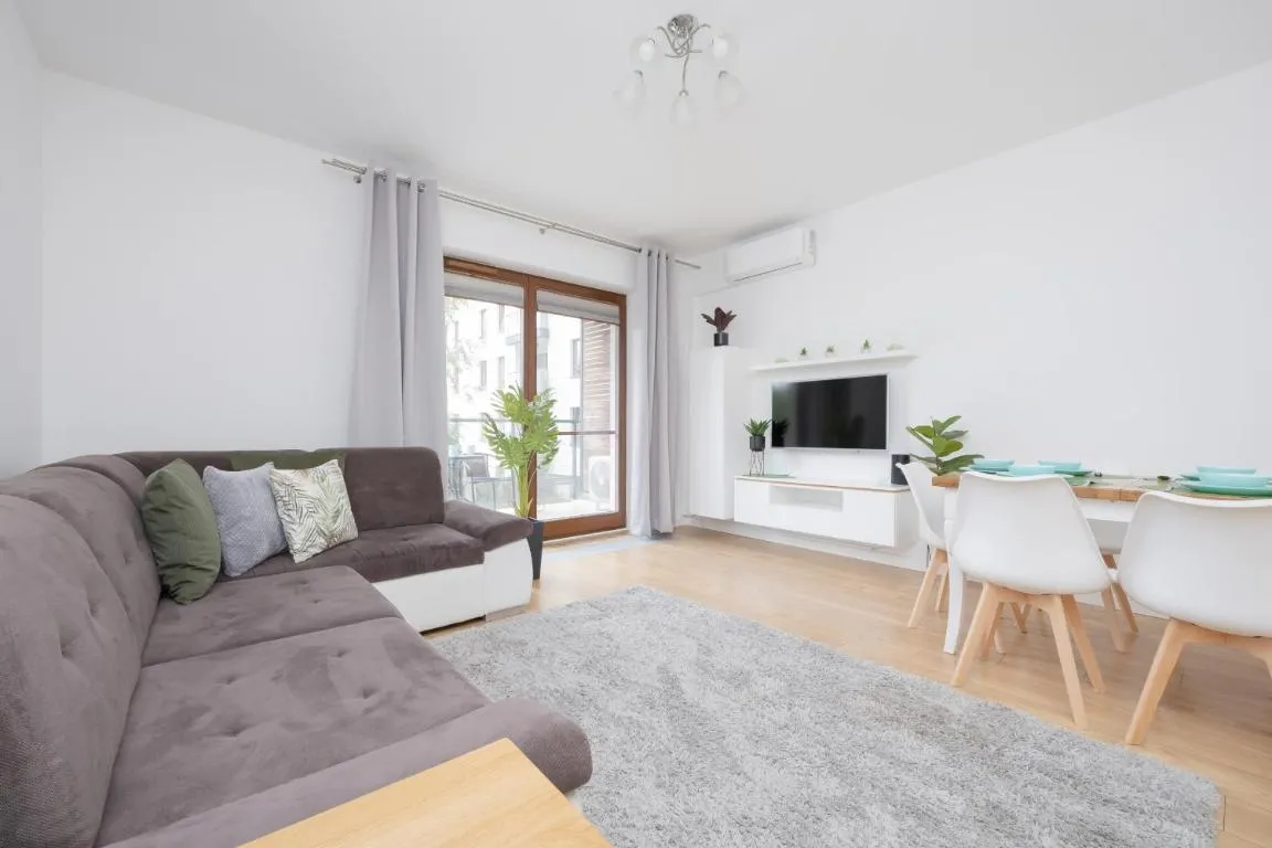 Image of Klimatyzowany Apartament z Parkingiem w Stolicy by Noclegi Renters