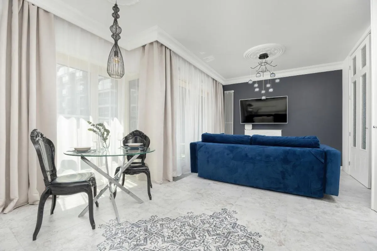Image 6 of Luksusowy Apartament Mennica Residence w Centrum Warszawy z Klimatyzacją by Renters Prestige