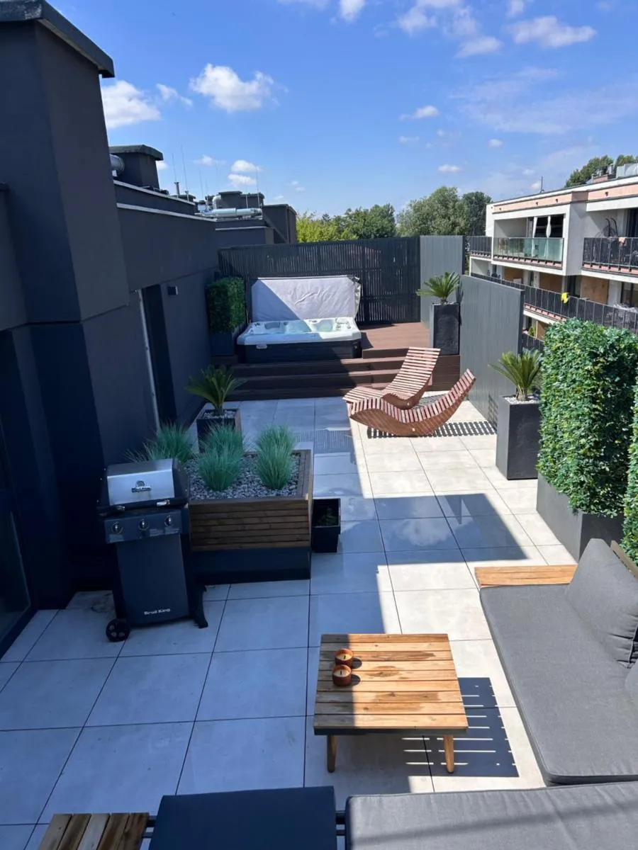 Image 2 of Luxe & Tranquil Gem – Terrace – Jacuzzi – Parking!