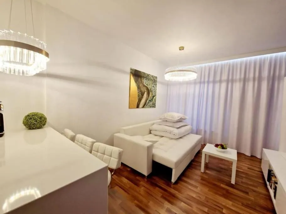 Image 6 of Luxury Princessa Apartment & garage & cable tv channels
