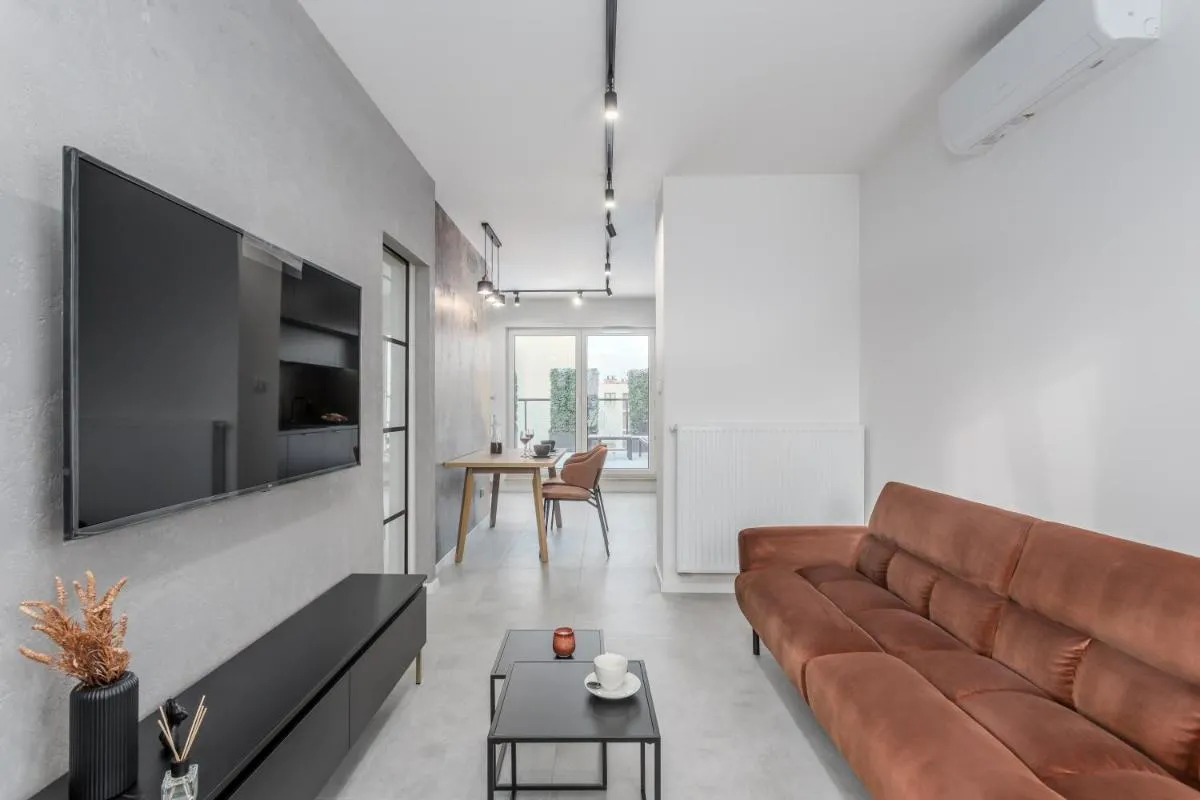 Image 4 of Modern & Luxurious apartment with private Jacuzzi