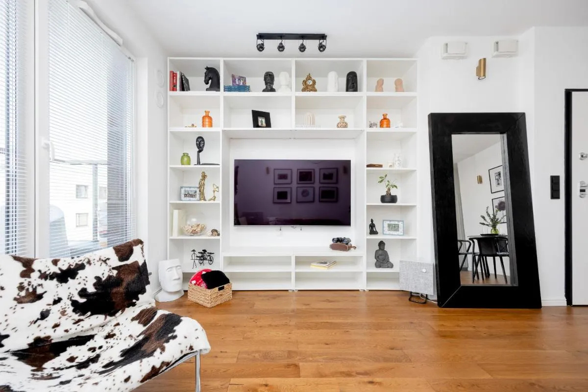 Image 2 of Modern & Stylish Apartment with Balcony Warsaw by Noclegi Renters