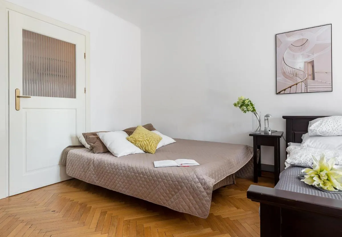Image 6 of Old Town PENTHOUSE P&O Serviced Apartments