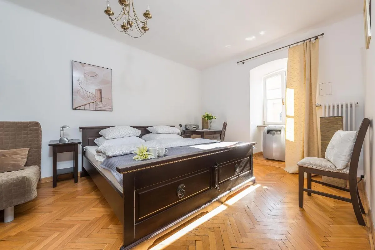 Image 1 of Old Town PENTHOUSE P&O Serviced Apartments