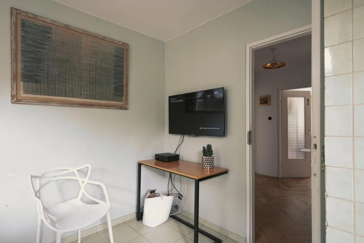 Image 4 of Opera Art Apartment Vintage Slow
