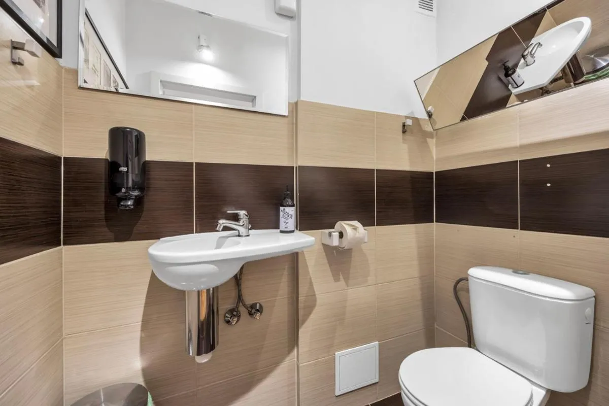Image 2 of Plac Zbawiciela Spacious Apartment