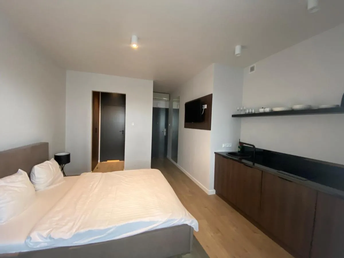 Image 2 of Platinum Residence