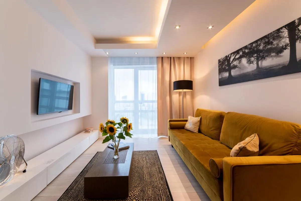 Image 2 of Platinum Towers E-Apartments