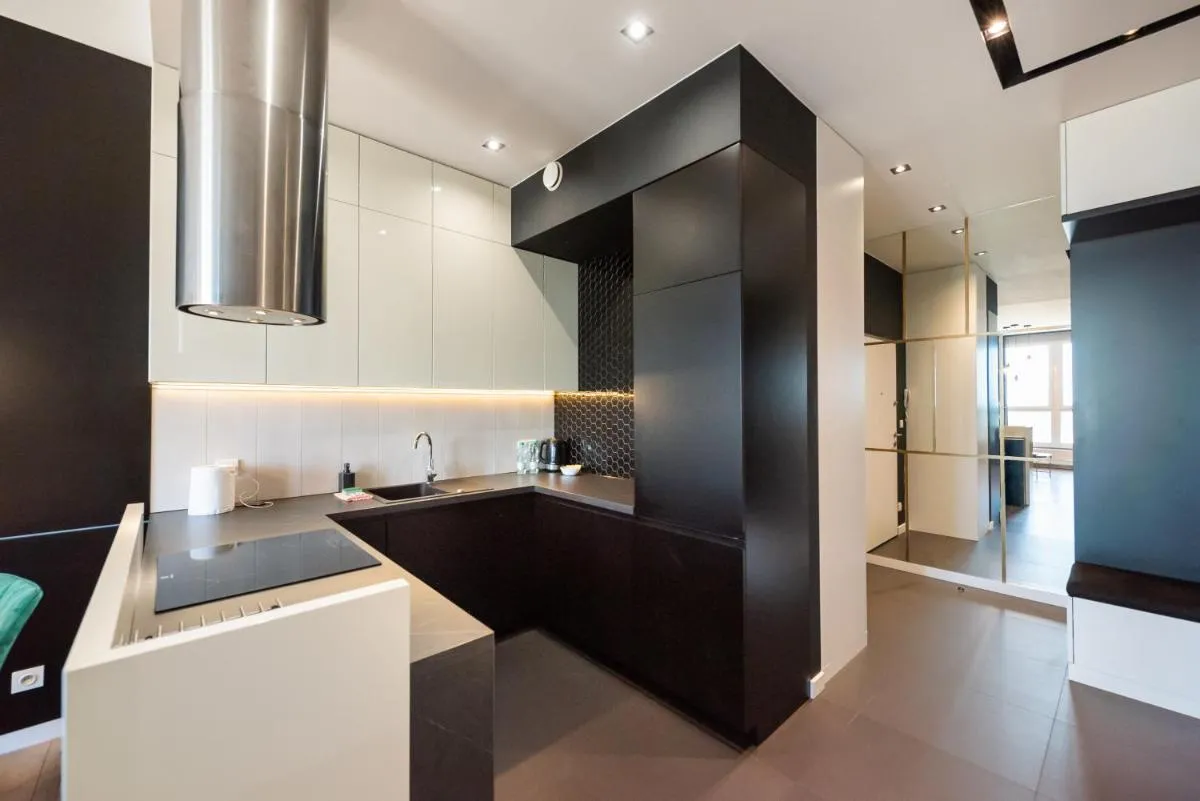Image 2 of Praga 23rd Floor High-Class Apartment