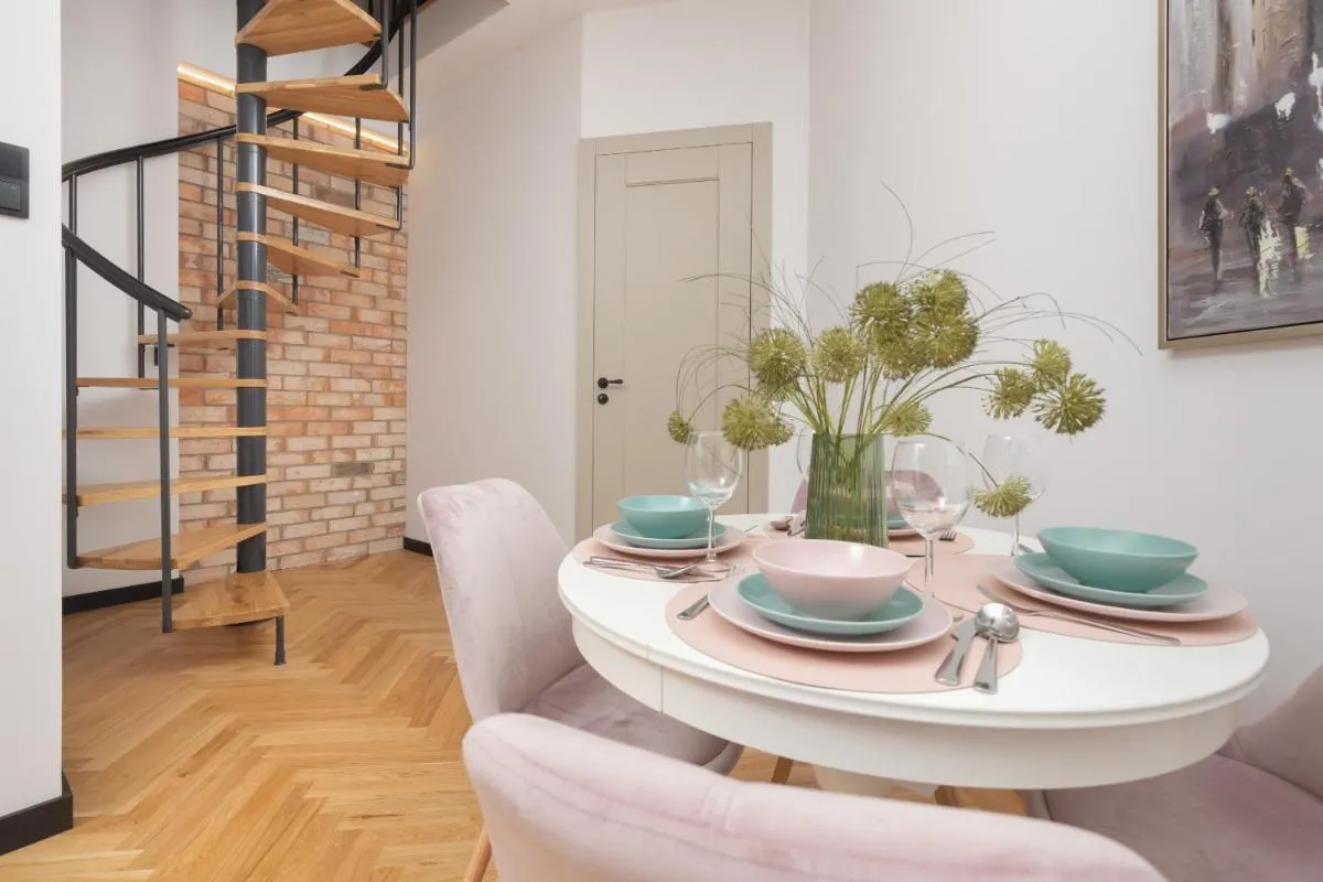 Image 2 of Praga Duplex Apartment Premium Warsaw by Noclegi Renters