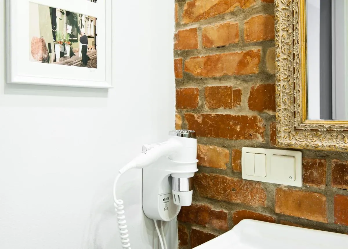 Image 2 of Red Brick Old Town Apartment