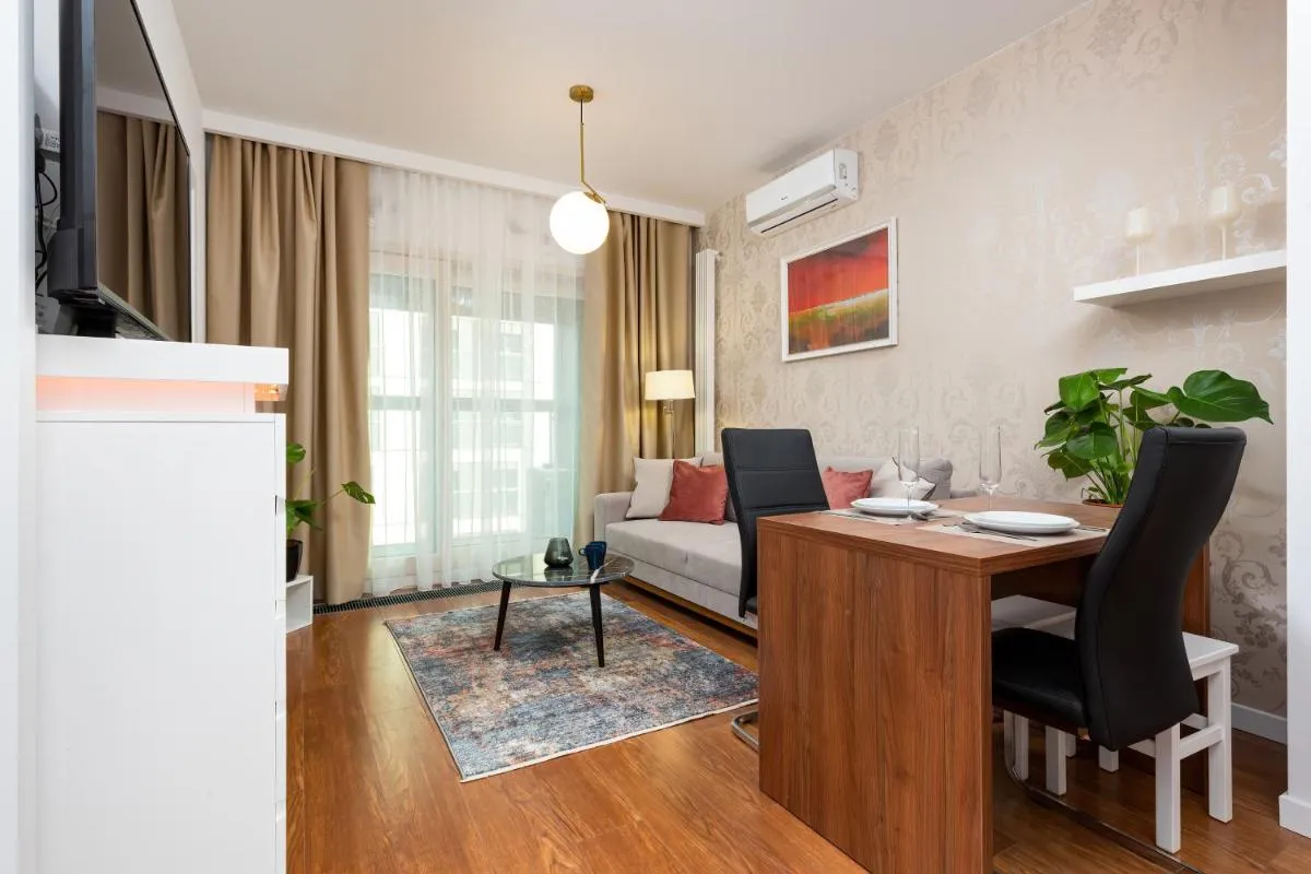 Image 6 of Royal City Center Mennica Residence by Noclegi Renters