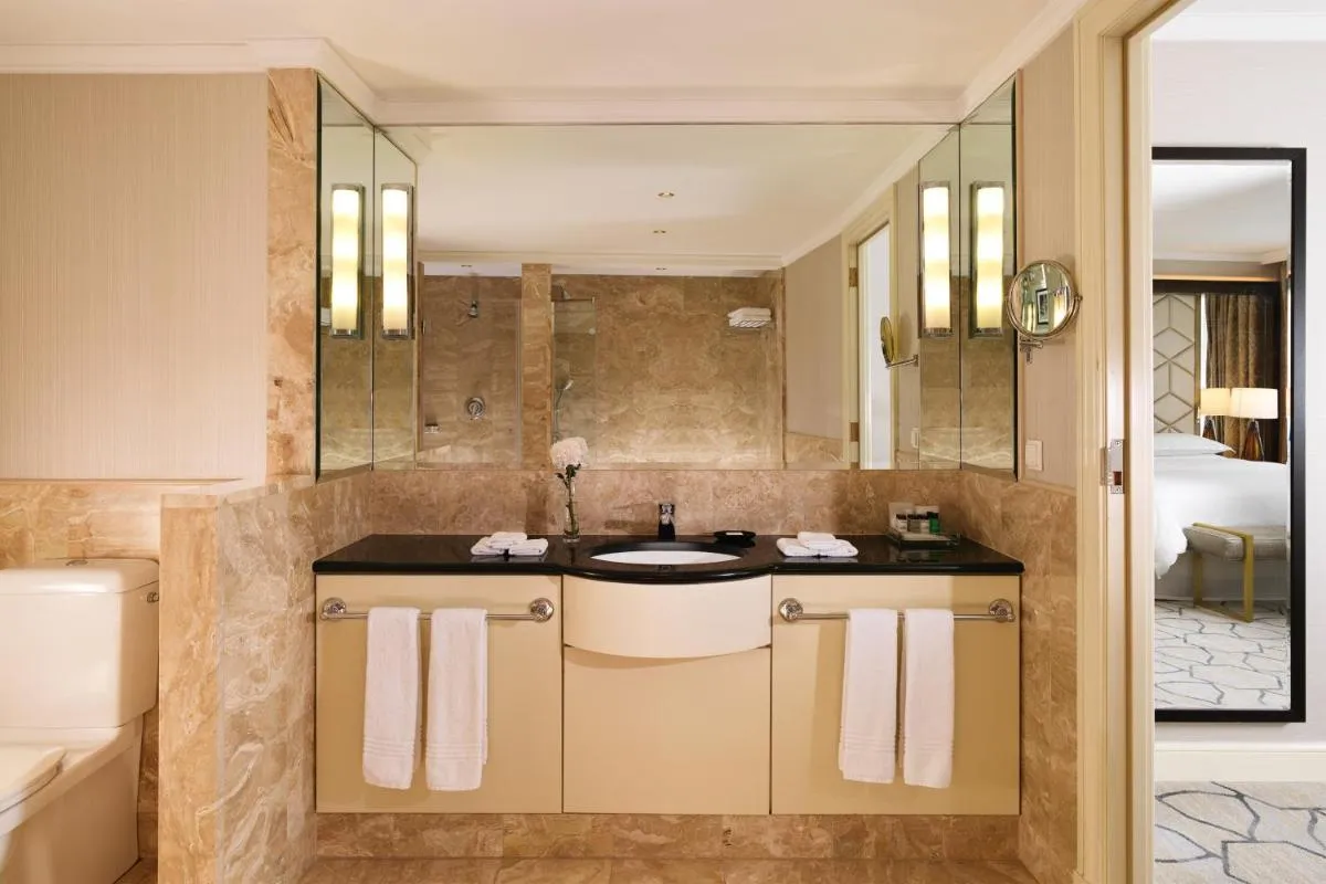 Image 2 of Sheraton Grand Warsaw