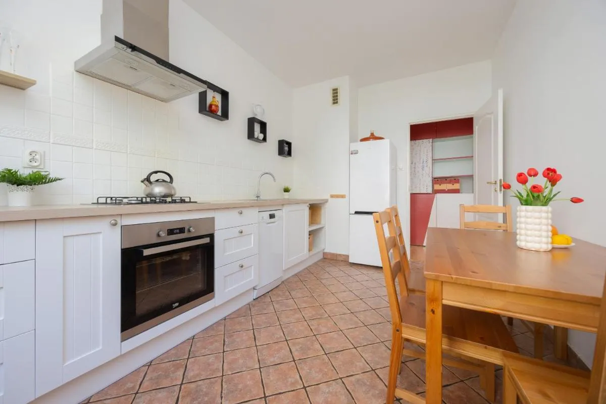 Image 2 of Spacious Apartment with Parking by Noclegi Renters