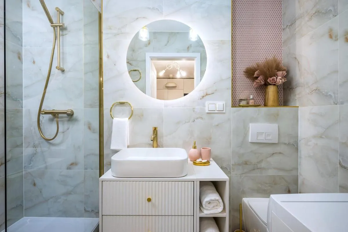 Image 2 of Stunning 2-bedroom Apartament – Palace in the window & 2 minutes to Central Station
