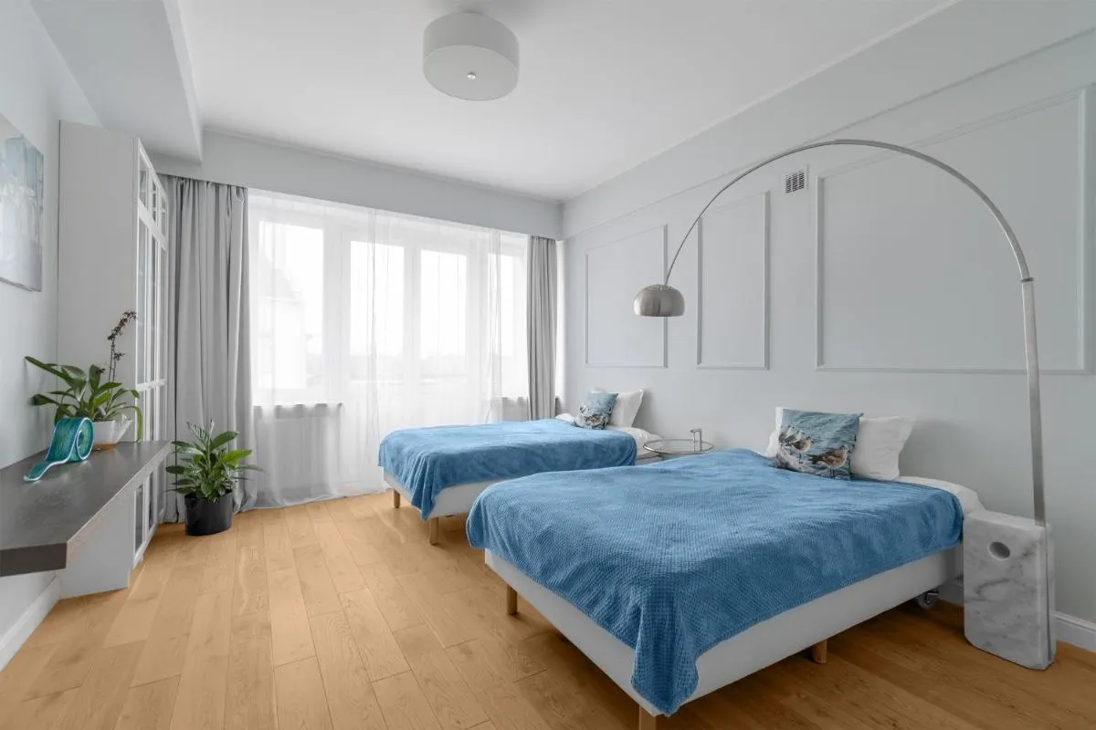 Image 1 of UnitApartament DeLux Warszawa Centrum blisko Plac Zbawiciela Hala Koszyki Metro Politechnika Jest to elegancki i wygodny apartament na noclegi i pobyt w Warszawie – Zapraszamy