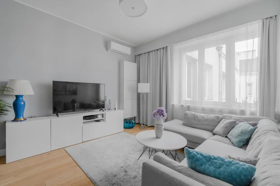 Image of UnitApartament DeLux Warszawa Centrum blisko Plac Zbawiciela Hala Koszyki Metro Politechnika Jest to elegancki i wygodny apartament na noclegi i pobyt w Warszawie – Zapraszamy