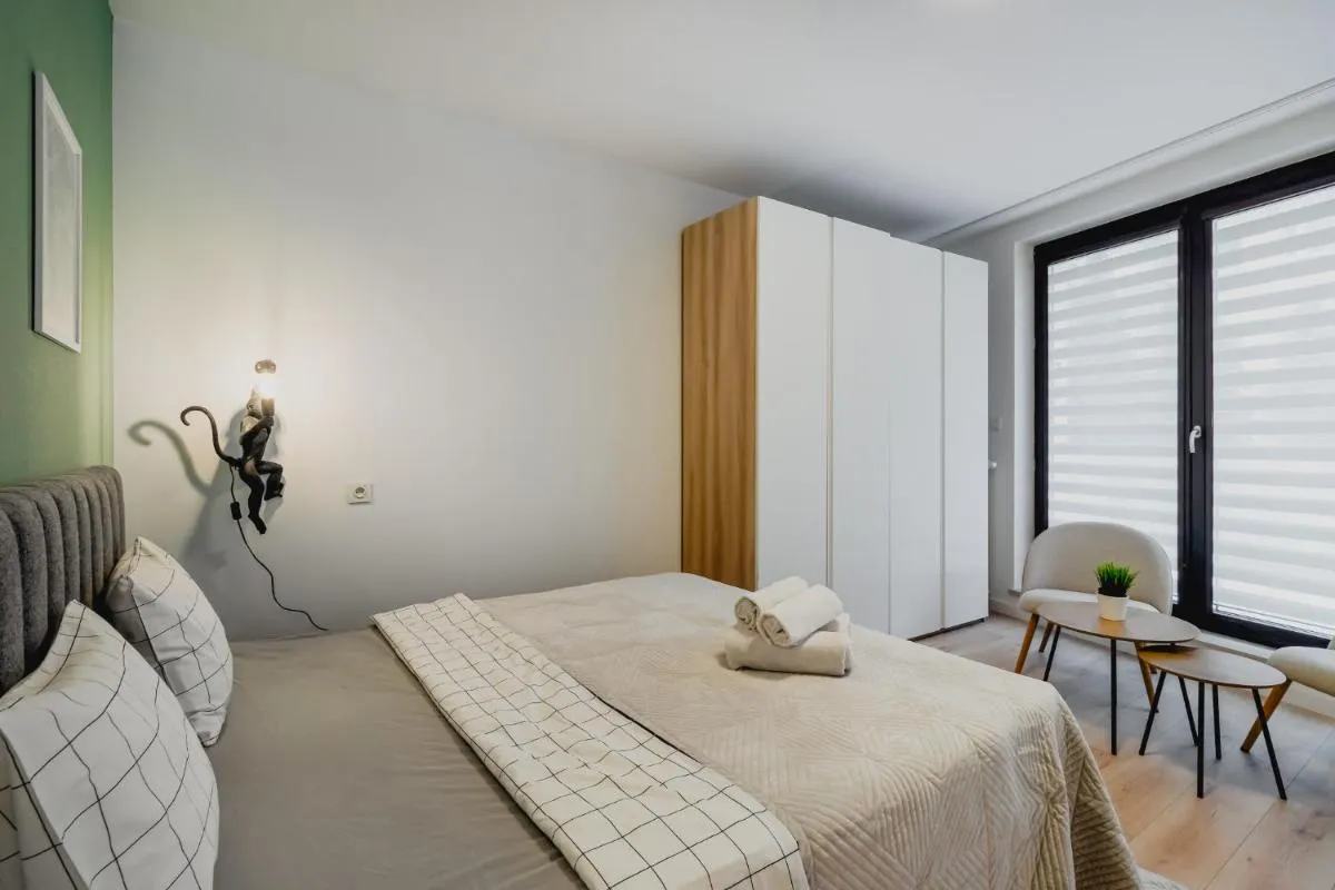 Image 1 of Urban Chic – City Center – Luxury Warsaw Stays – TowarowaAB street