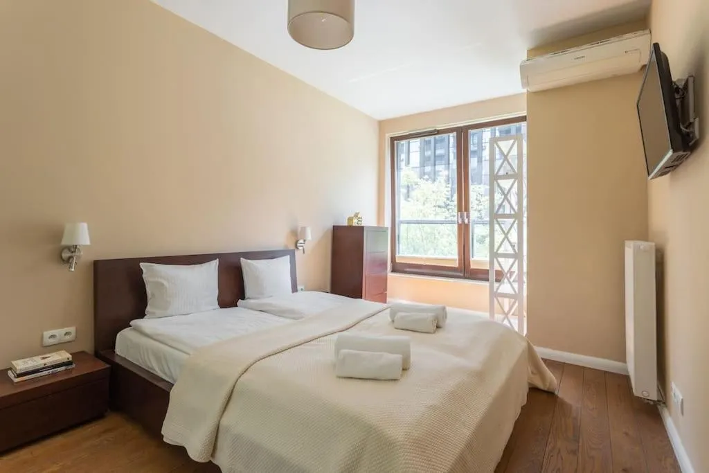 Image of Urban Chic – City Center – One Bedroom Apartment – Warsaw Stays – Siedmiogrodzka 1