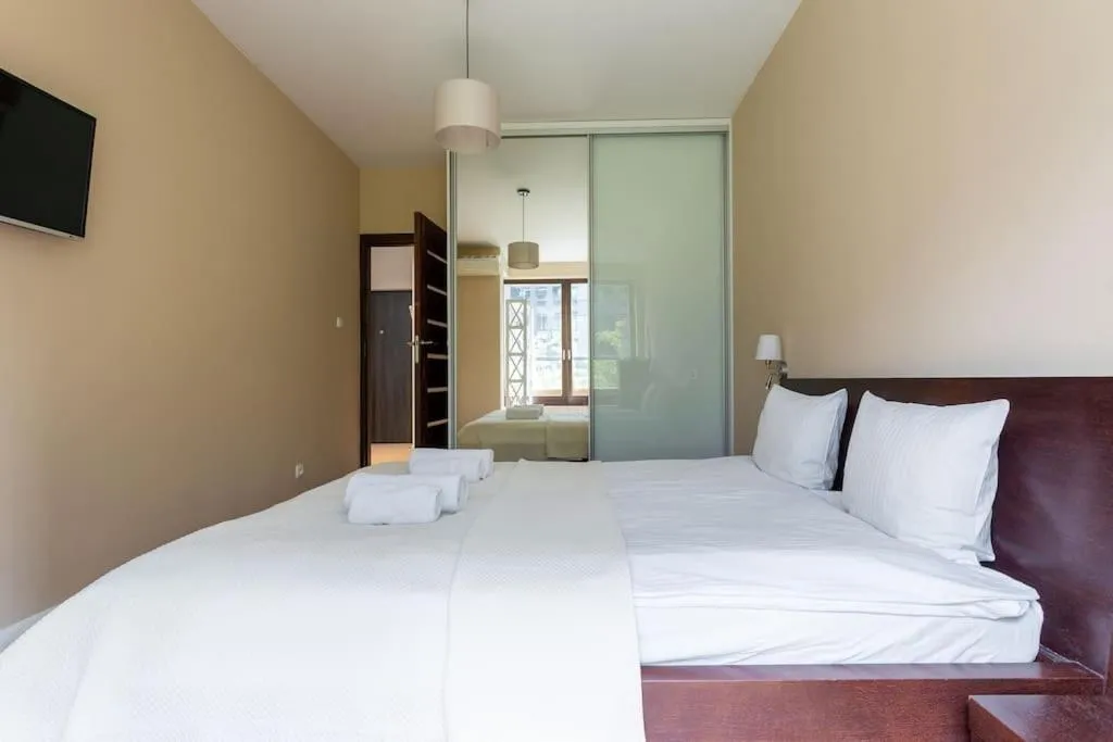 Image 1 of Urban Chic – City Center – One Bedroom Apartment – Warsaw Stays – Siedmiogrodzka 1