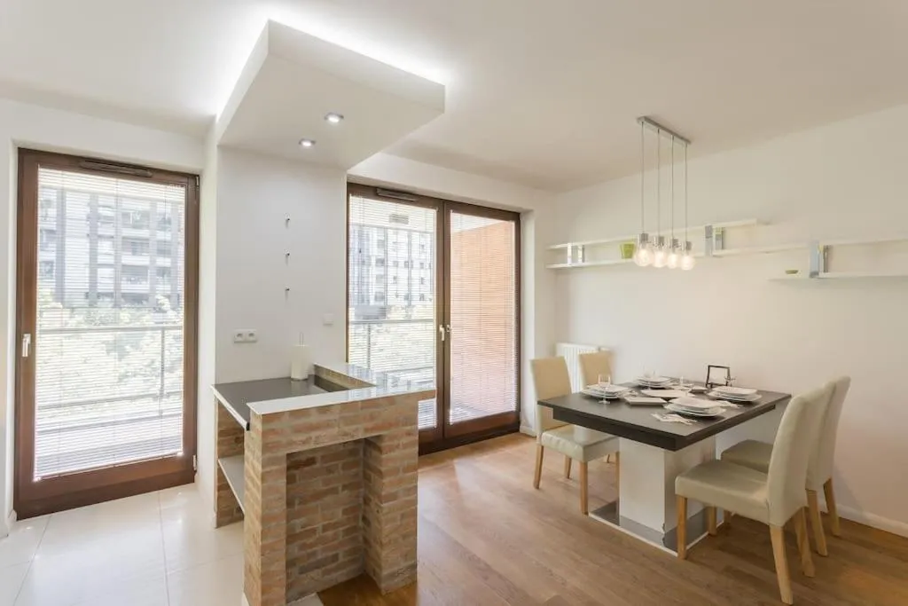 Image 3 of Urban Chic – City Center – One Bedroom Apartment – Warsaw Stays – Siedmiogrodzka 1