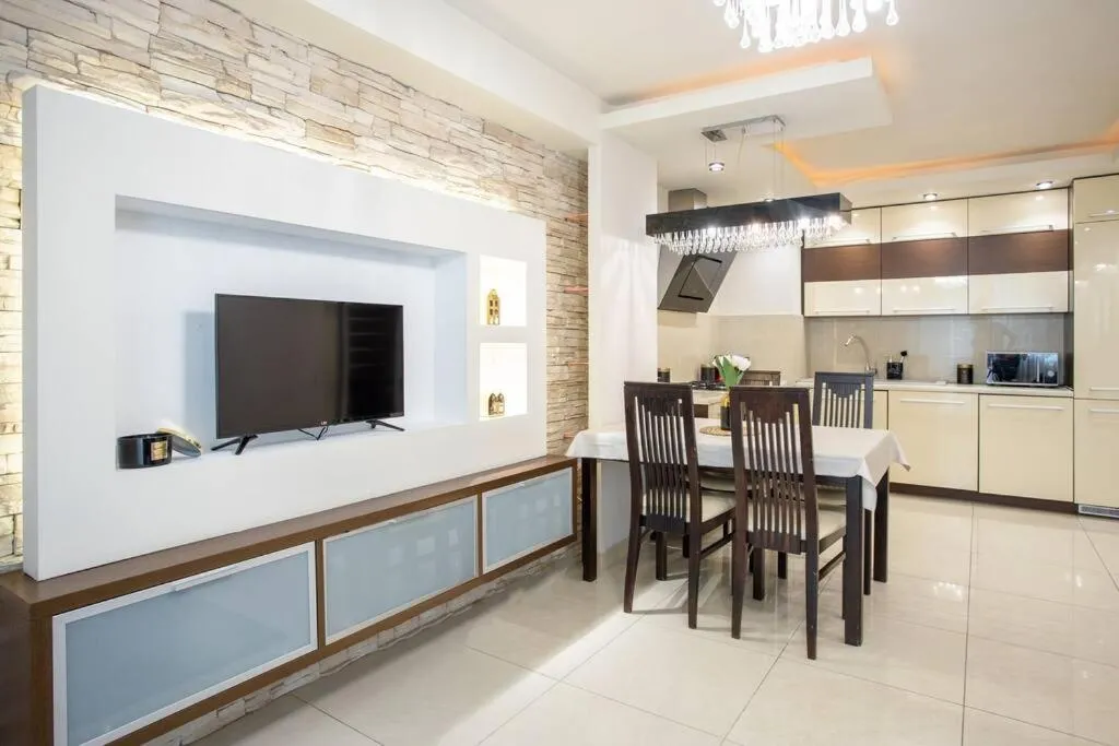 Image 3 of Urban Chic – One Bedroom Apartment -Luxury Warsaw Stays – Grzybowska 5
