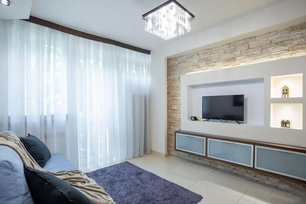 Image 4 of Urban Chic – One Bedroom Apartment -Luxury Warsaw Stays – Grzybowska 5