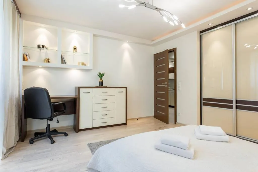 Image 6 of Urban Chic – One Bedroom Apartment -Luxury Warsaw Stays – Grzybowska 5