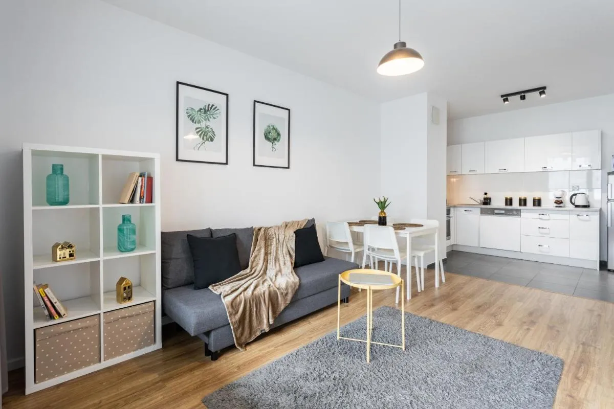 Image 3 of Urban Chic – Pereca – Rondo ONZ – Luxury Warsaw Stays – 14 People