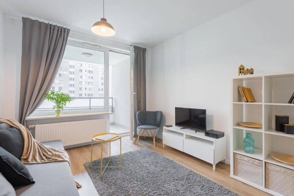Image 4 of Urban Chic – Pereca – Rondo ONZ – Luxury Warsaw Stays – 14 People