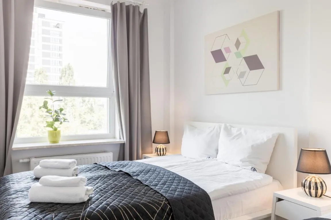 Image of Urban Chic – Pereca – Rondo ONZ – Luxury Warsaw Stays – 14 People