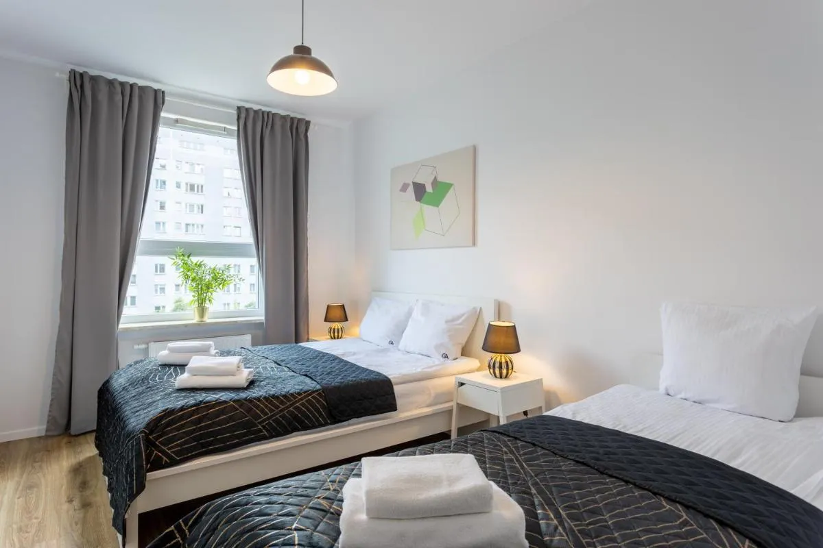 Image 6 of Urban Chic – Pereca – Rondo ONZ – Luxury Warsaw Stays – 14 People
